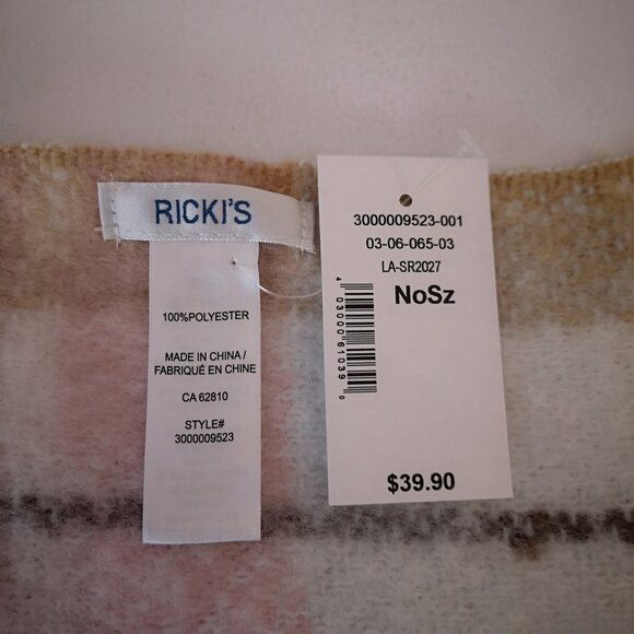 NWT Ricki's Ladies Fringed Blanket Scarf - Picture 3 of 5